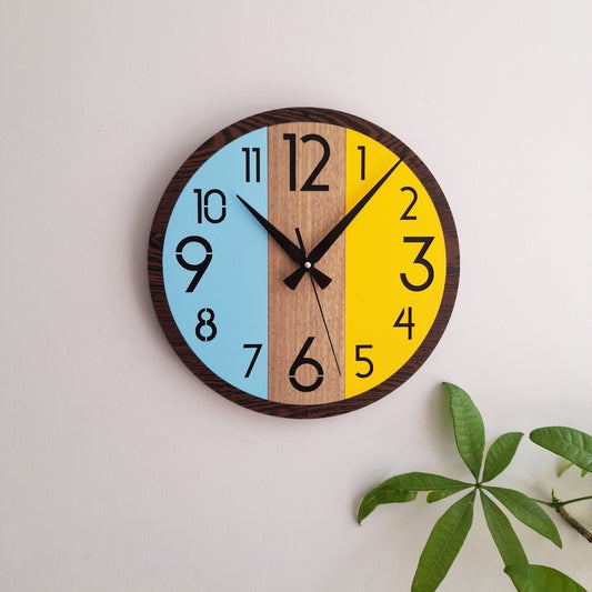 Craftholic Fantasy Analog Wooden Wall Clock